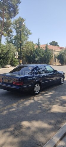 Mercedes E 230 1997, 466,000 km - 2.3 l - Bakı