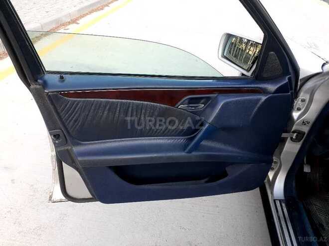 Mercedes E 230 1996, 379,000 km - 2.3 l - Sumqayıt