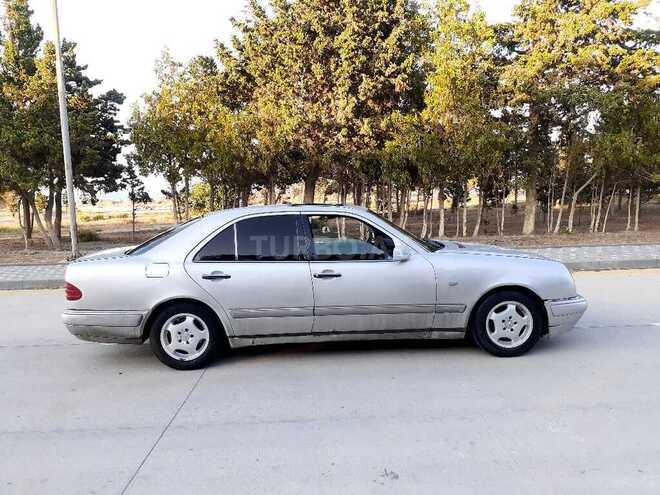 Mercedes E 230 1996, 379,000 km - 2.3 l - Sumqayıt