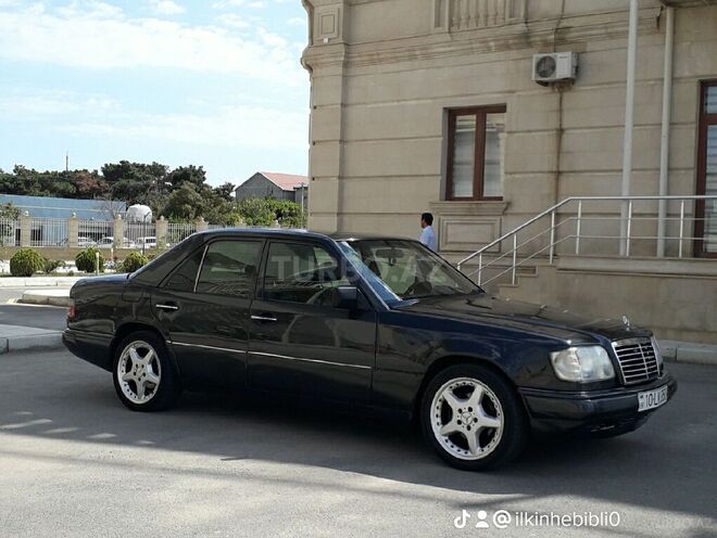 Mercedes E 220 1995, 600,000 km - 2.2 l - Bakı
