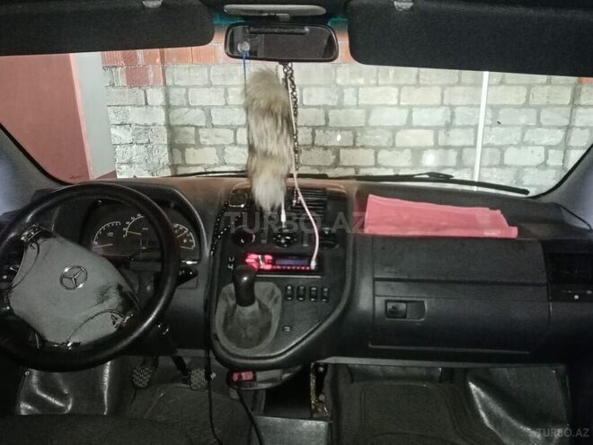 Mercedes Vito 2002, 586,324 km - 2.2 л - Zaqatala