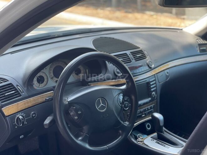 Mercedes E 240 2003, 295,000 km - 2.6 л - Bakı