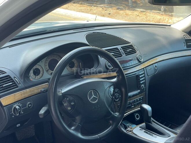 Mercedes E 240 2003, 295,000 km - 2.6 л - Bakı