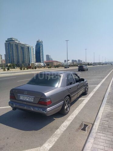 Mercedes E 220 1994, 502,205 km - 2.2 l - Bakı