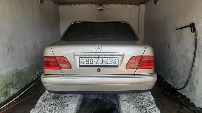 Mercedes E 230 1997, 350,000 km - 2.3 l - Bakı