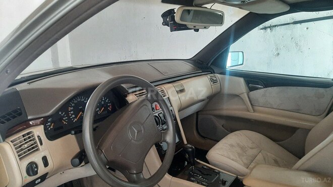 Mercedes E 230 1997, 350,000 km - 2.3 l - Bakı