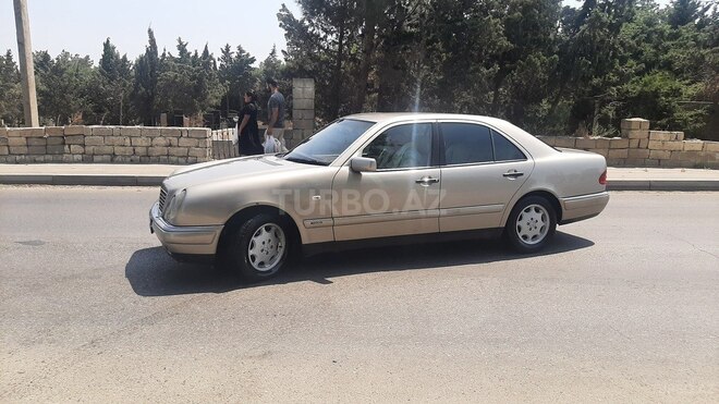 Mercedes E 230 1997, 350,000 km - 2.3 l - Bakı