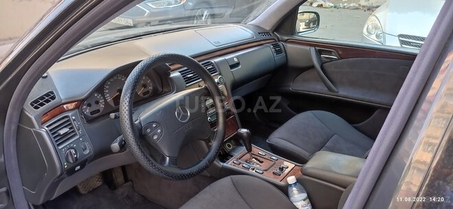 Mercedes E 270 1999, 399,000 km - 2.7 l - Bakı