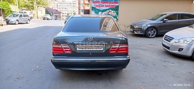 Mercedes E 270 1999, 399,000 km - 2.7 l - Bakı