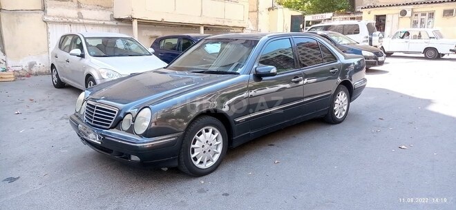 Mercedes E 270 1999, 399,000 km - 2.7 l - Bakı