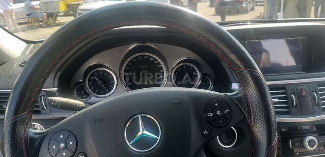 Mercedes E 200 2010, 73,200 km - 1.8 л - Bakı