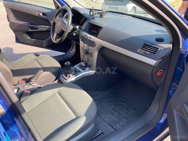Opel Astra 2010, 221,000 km - 1.3 l - Bakı