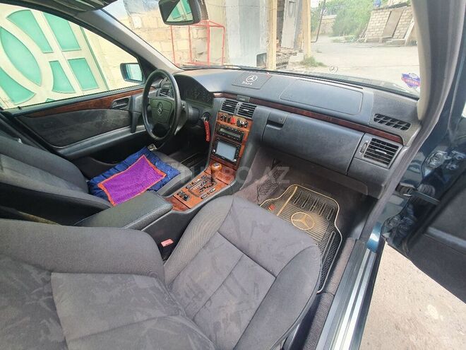 Mercedes E 240 1998, 470,000 km - 2.4 l - Bərdə