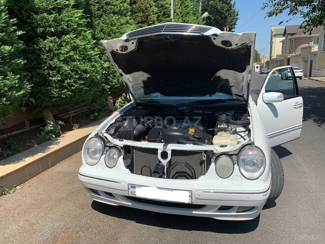 Mercedes E 280 2000, 280,000 km - 2.8 л - Bakı