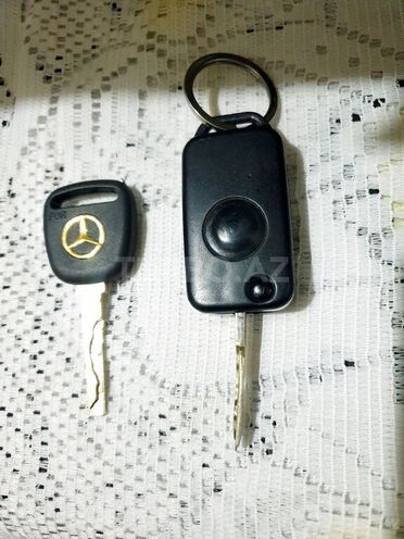 Mercedes C 200 1997, 266,000 km - 2.0 l - Bakı