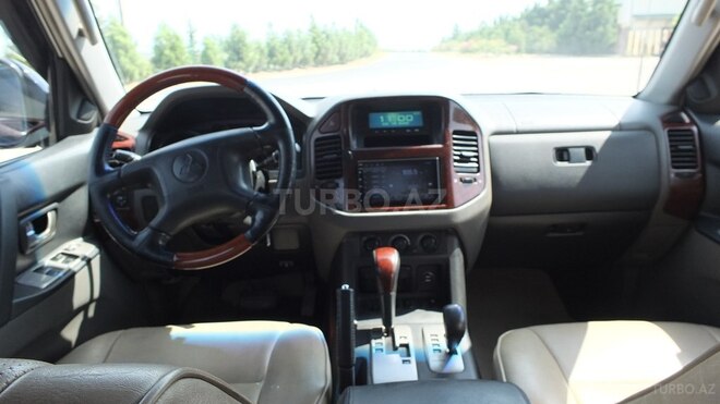 Mitsubishi Pajero 2003, 284,000 km - 3.2 л - Bakı