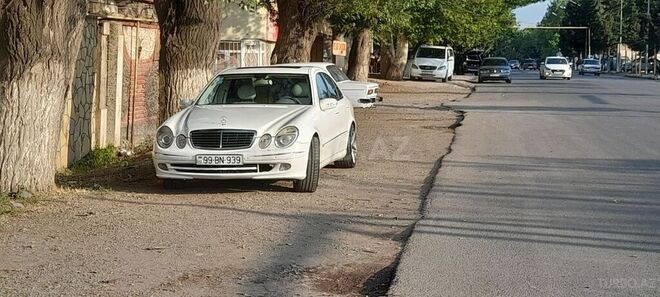 Mercedes E 240 2004, 249,000 km - 2.6 l - Tovuz