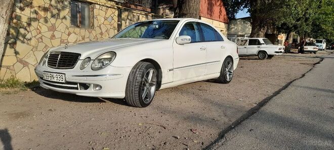 Mercedes E 240 2004, 249,000 km - 2.6 l - Tovuz