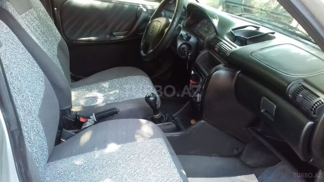 Opel Astra 1997, 420,000 km - 1.6 l - Bakı