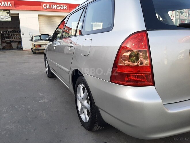 Toyota Corolla 2006, 178,000 km - 1.4 l - Bakı