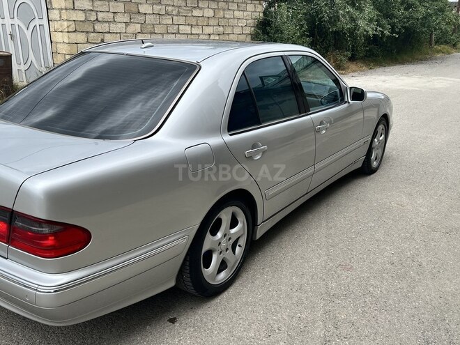 Mercedes E 320 2002, 282,000 km - 3.2 l - Quba