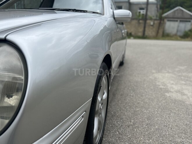 Mercedes E 320 2002, 282,000 km - 3.2 l - Quba