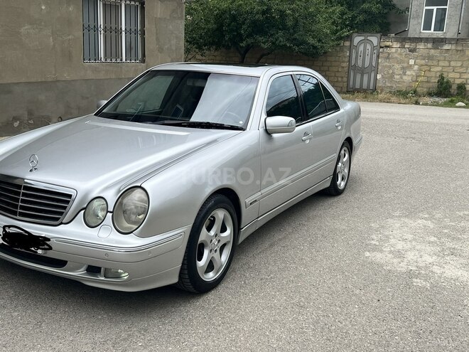 Mercedes E 320 2002, 282,000 km - 3.2 l - Quba