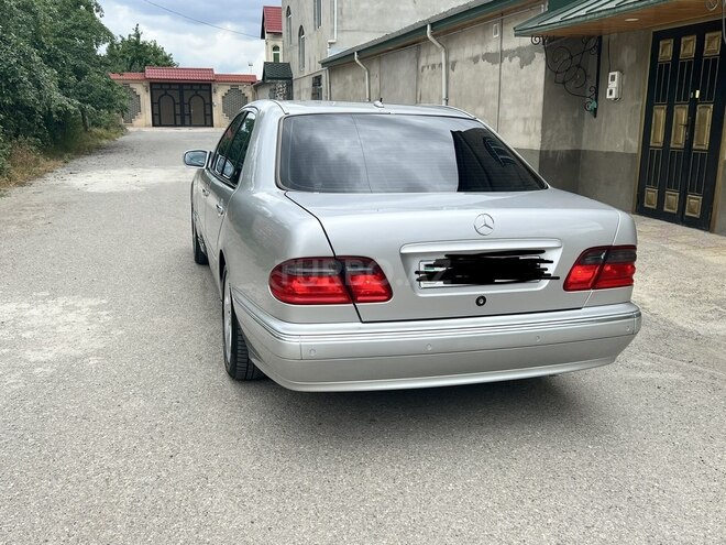 Mercedes E 320 2002, 282,000 km - 3.2 l - Quba