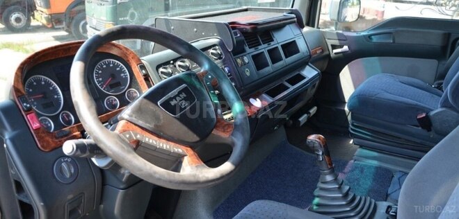 MAN  2004, 389,000 km - 4.2 l - Bakı