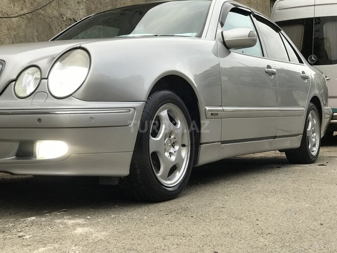 Mercedes E 320 2001, 293,533 km - 3.2 л - Bakı