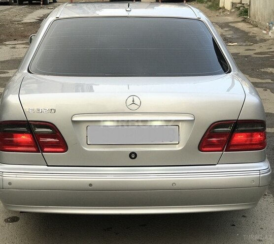 Mercedes E 320 2001, 293,533 km - 3.2 л - Bakı