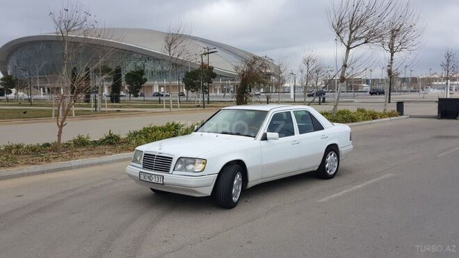 Mercedes E 220 1994, 453,000 km - 2.2 l - Bakı