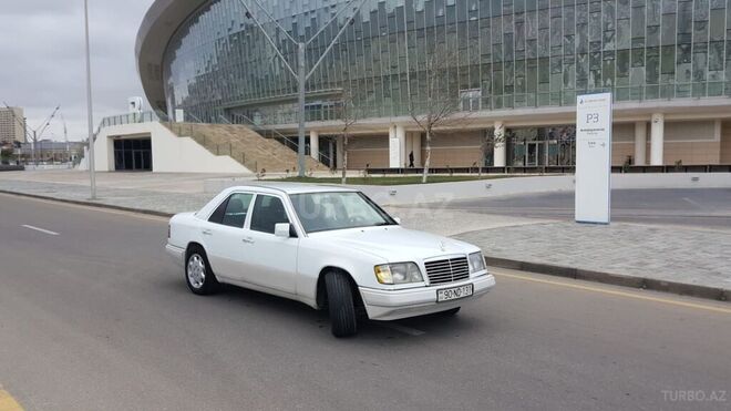 Mercedes E 220 1994, 453,000 km - 2.2 l - Bakı