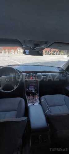 Mercedes E 270 2000, 300,582 km - 2.7 л - Bakı