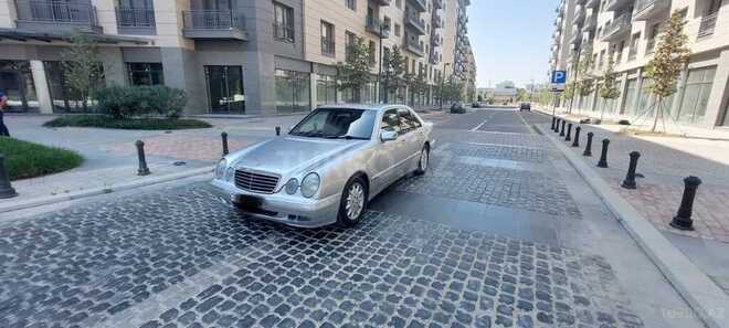 Mercedes E 270 2000, 300,582 km - 2.7 л - Bakı