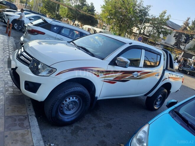 Mitsubishi L200 2012, 183,000 km - 2.5 l - Bakı