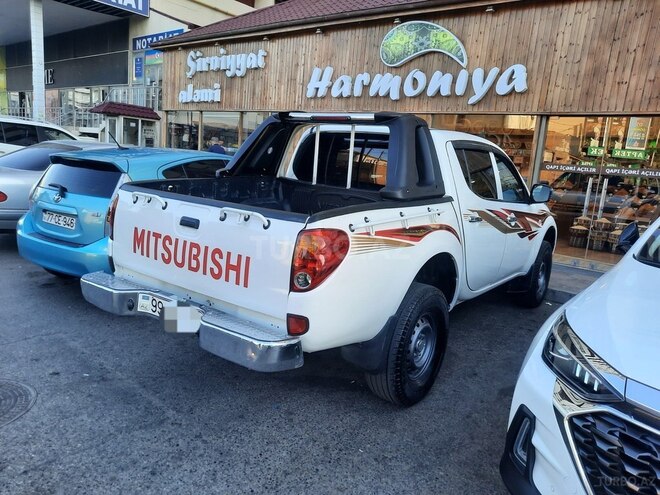 Mitsubishi L200 2012, 183,000 km - 2.5 l - Bakı