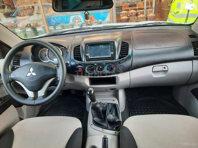 Mitsubishi L200 2012, 183,000 km - 2.5 l - Bakı