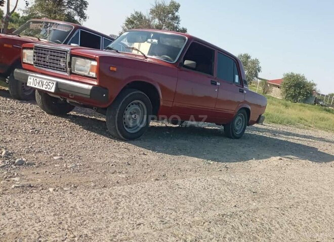 LADA (VAZ) 2107 2008, 388,500 km - 1.6 l - Salyan
