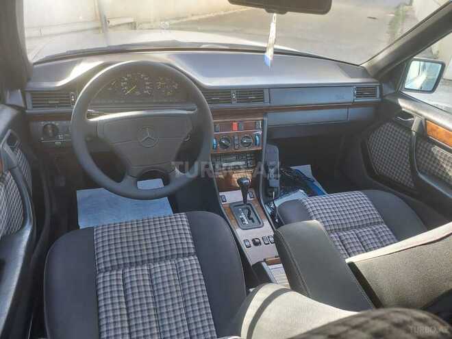 Mercedes E 220 1995, 300,000 km - 2.2 l - Bakı