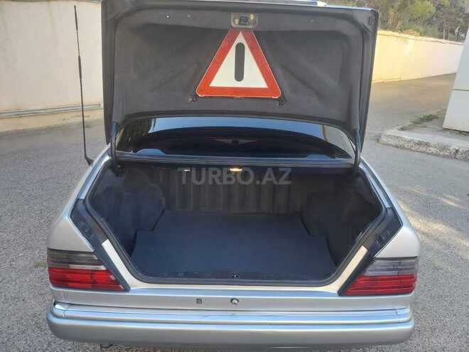 Mercedes E 220 1995, 300,000 km - 2.2 l - Bakı