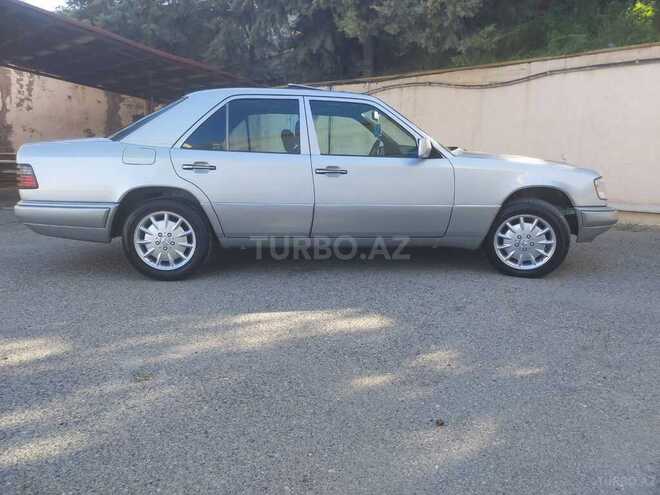 Mercedes E 220 1995, 300,000 km - 2.2 l - Bakı