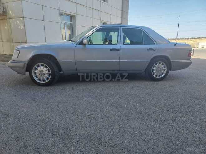 Mercedes E 220 1995, 300,000 km - 2.2 l - Bakı
