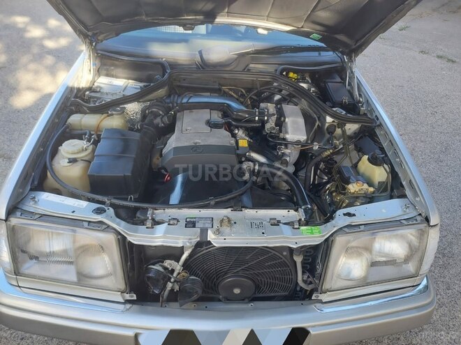 Mercedes E 220 1995, 300,000 km - 2.2 l - Bakı