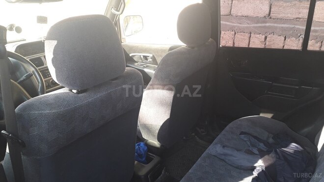 Mitsubishi Pajero io 2002, 214,360 km - 2.0 l - Lerik