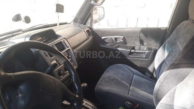 Mitsubishi Pajero io 2002, 214,360 km - 2.0 l - Lerik