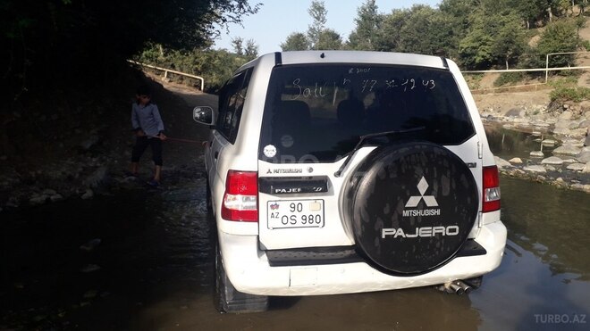 Mitsubishi Pajero io 2002, 214,360 km - 2.0 l - Lerik