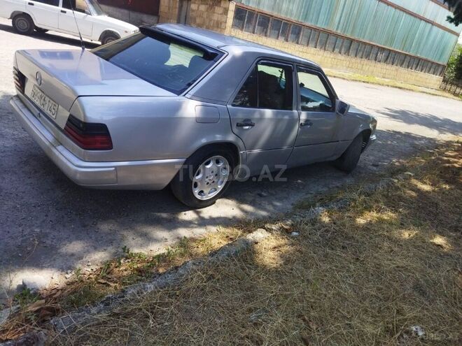 Mercedes E 290 1992, 120,000 km - 2.9 л - Şəki