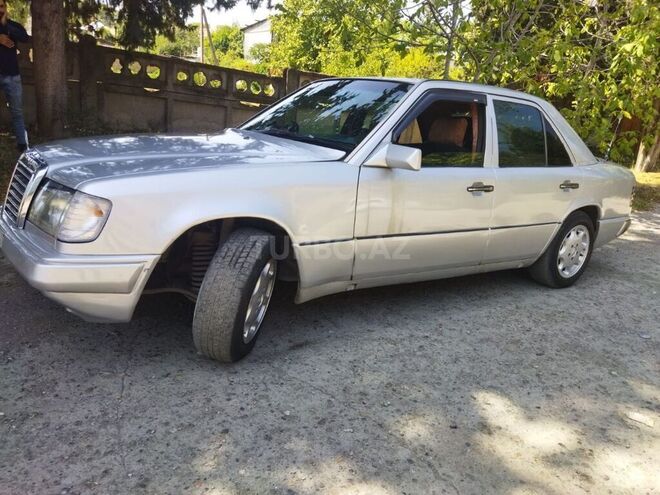 Mercedes E 290 1992, 120,000 km - 2.9 л - Şəki