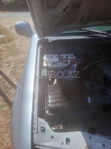 Suzuki Grand Vitara 1999, 226,531 km - 2.5 l - Quba